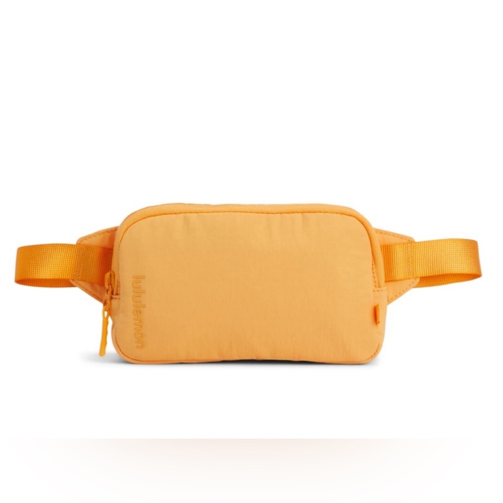 Lululemon mini belt bag, no tags, not used